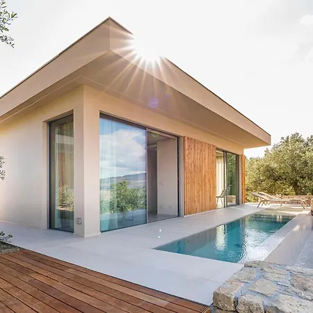 Rocca Dei Saraceni Farma Regalbuto